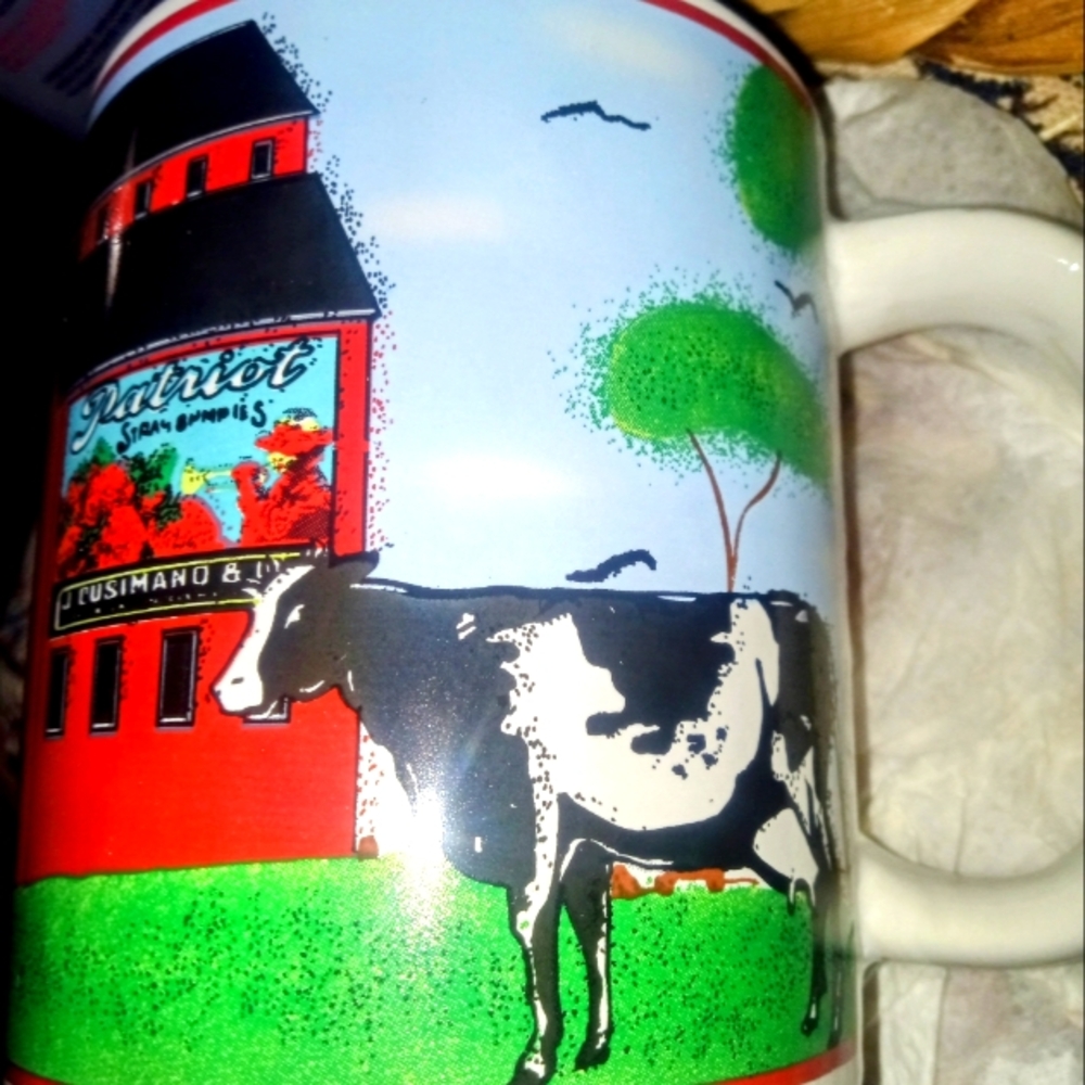 Patriot Red Barn Mug. NWOT 10 oz.